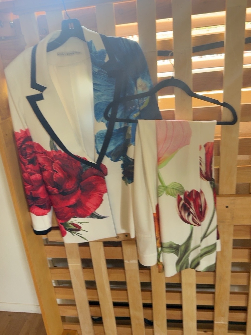 Alice + Olivia Floral Blazer & Pants Set | Size 6 | Like New